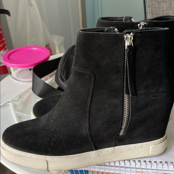 Steve Madden Black Suede Wedge Boots - Picture 1 of 2